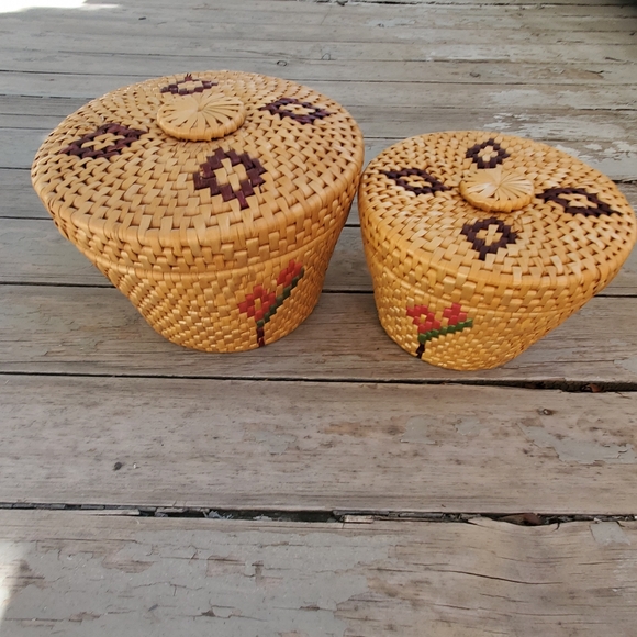 2 Nesting Wicker Baskets Lid Floral Vintage Rattan Boho Raffia Straw Cottagecore - Picture 4 of 9